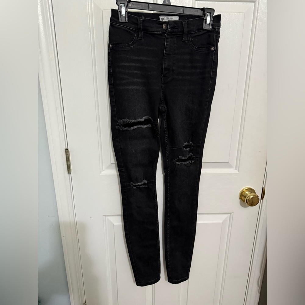 Free People Distressed Black Skinny Jeans *GREAT CONDITION*